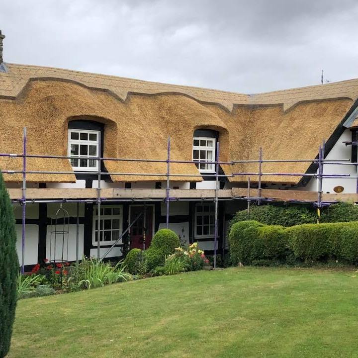 Thatching a roof