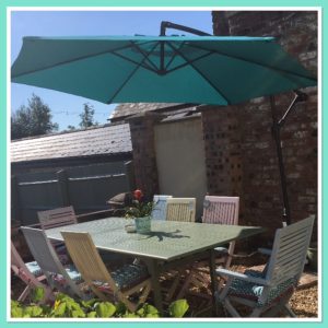 paint garden furniture - parasol